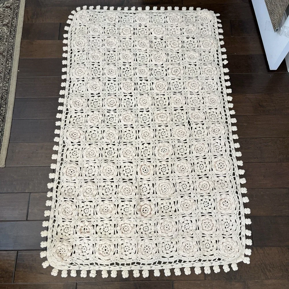 Vintage Crochet Blanket Throw Floral Raised Granny Square Scalloped Beige 61x36